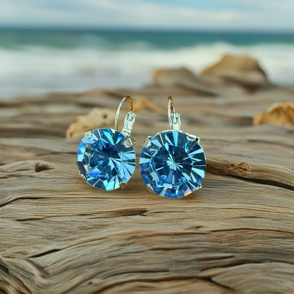 Handcrafted earrings with vintage light sapphire Swarovski crystal - Picture 3 of 4